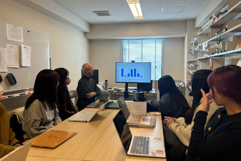 平田倫生 研究室の様子