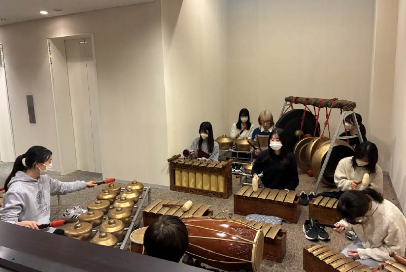 根津知佳子 研究室の様子