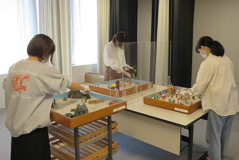 塩﨑尚美 研究室の様子