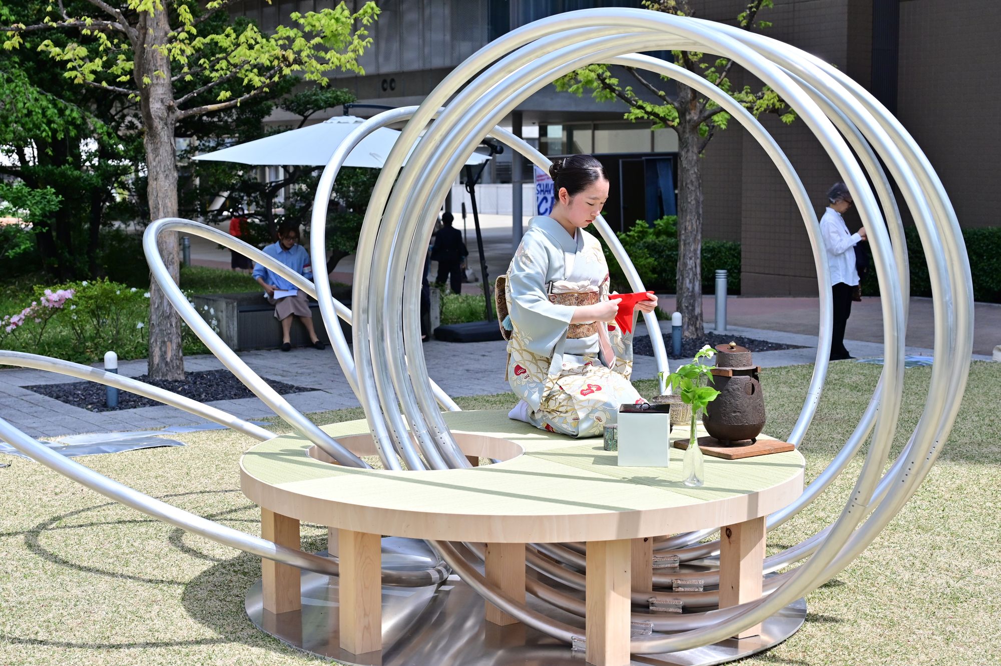 学部を超えた活動「千人茶会」のイメージ