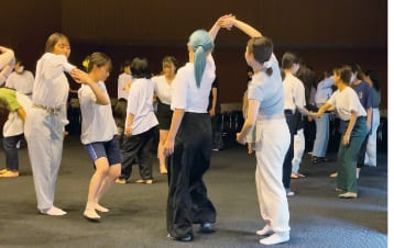 身体を用いたパフォーマンスについてのワークショップ