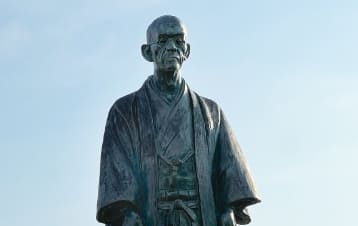 哲学カフェの運営による他者との対話実践