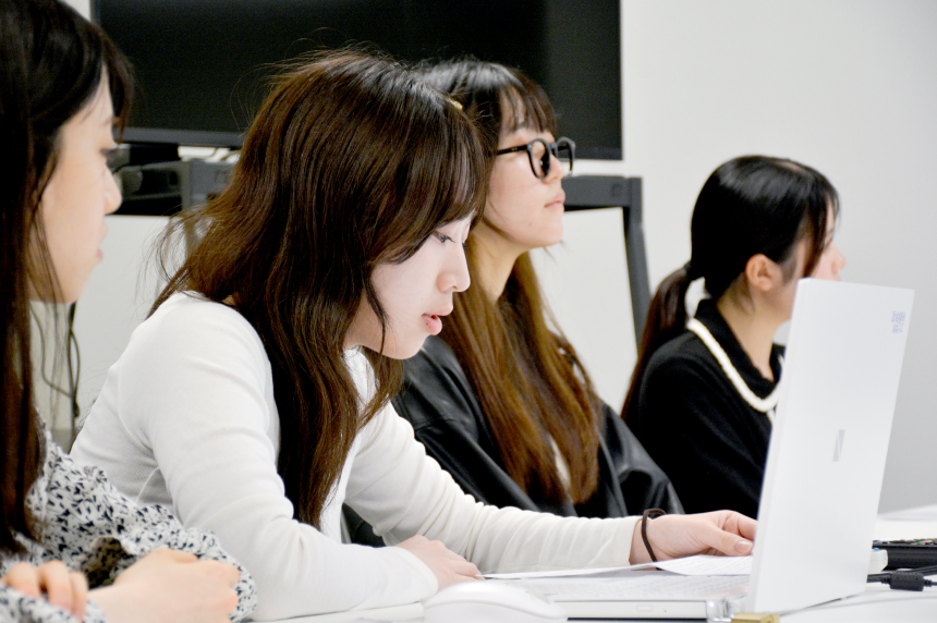 見慣れた“流行”を歴史の地層から再発見する